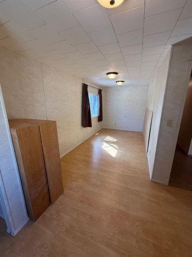 317 Hillside Avenue, Carbon, AB - Indoor Photo Showing Other Room