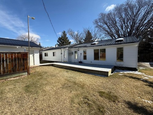 317 Hillside Avenue, Carbon, AB - Outdoor