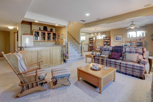 26 Willow Point, Drumheller, AB - Indoor Photo Showing Living Room