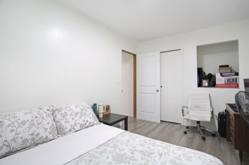 28 Upland Crescent West, Brooks, AB - Indoor Photo Showing Bedroom