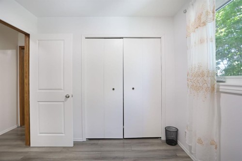 28 Upland Crescent West, Brooks, AB - Indoor Photo Showing Other Room