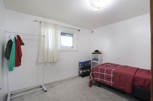 28 Upland Crescent West, Brooks, AB - Indoor Photo Showing Bedroom