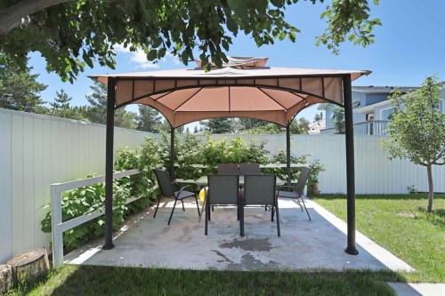 28 Upland Crescent West, Brooks, AB - Outdoor