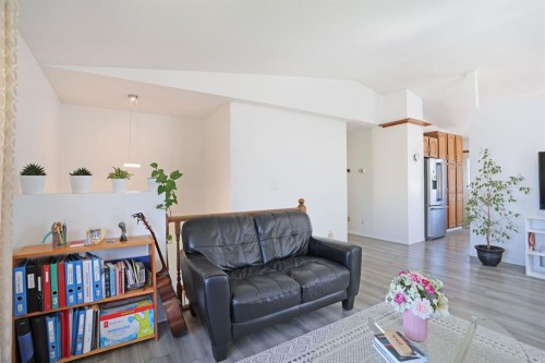 28 Upland Crescent West, Brooks, AB - Indoor Photo Showing Living Room