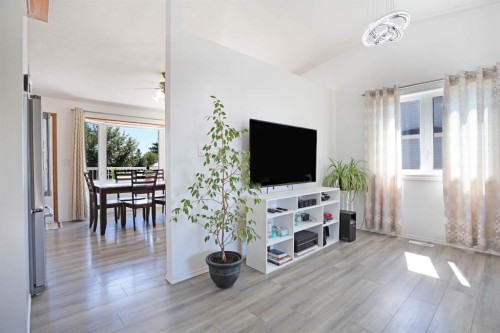 28 Upland Crescent West, Brooks, AB - Indoor