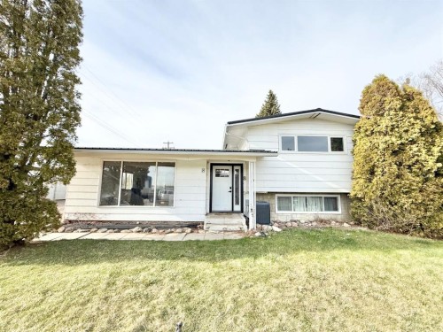 8 9 Avenue WEST Brooks, AB T1R 0N4