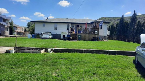 242 Mcnab Close, Drumheller, AB - Outdoor