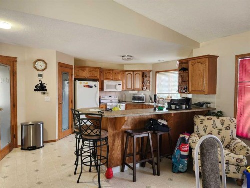 242 Mcnab Close, Drumheller, AB - Indoor Photo Showing Other Room