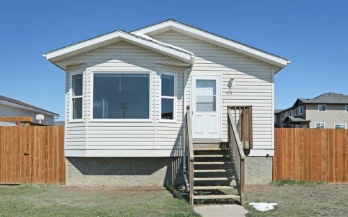 1712 2 Avenue EAST Brooks, AB T1R 1K3