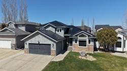 75 Parkland Close EASTBrooks, AB T1R 0M2