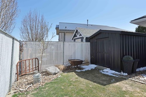 75 Parkland Close East, Brooks, AB - Outdoor