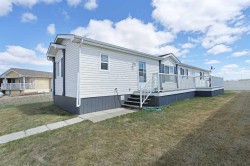 45 Meadowplace Crescent EASTBrooks, AB T1R 0R5