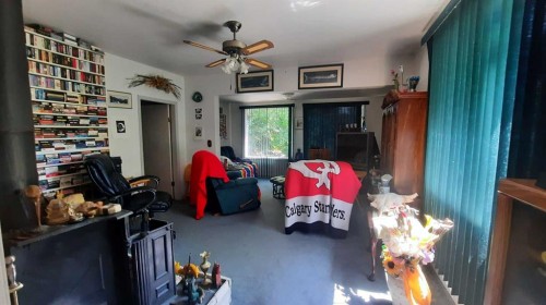 227 6 Street, Drumheller, AB - Indoor Photo Showing Other Room