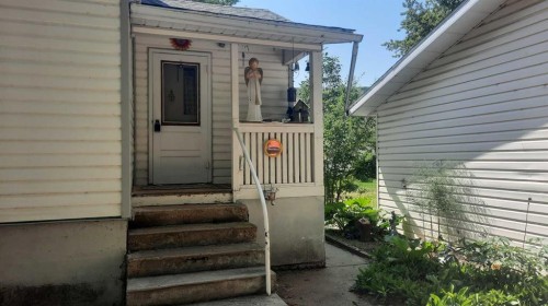 227 6 Street, Drumheller, AB - Outdoor With Exterior