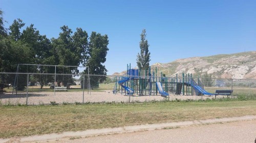 227 6 Street, Drumheller, AB - Outdoor