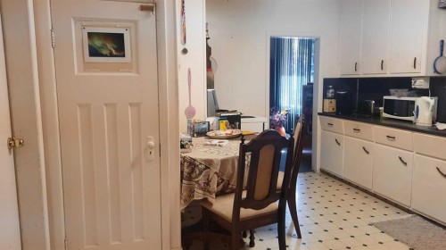 227 6 Street, Drumheller, AB - Indoor