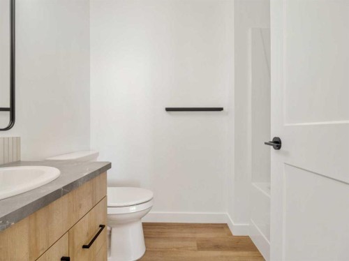 7046 48 Street, Taber, AB - Indoor Photo Showing Bathroom