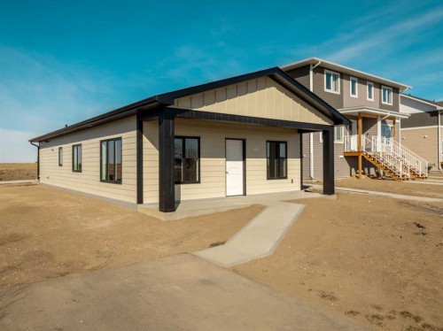 7046 48 Street, Taber, AB - Outdoor