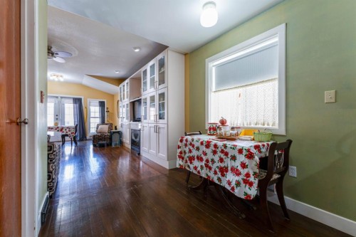 145 Centre Street, Drumheller, AB - Indoor Photo Showing Other Room