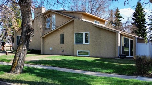 109 5Th Ave West, Hanna, AB - Outdoor