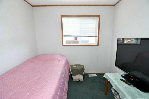 24 Maple Drive West, Brooks, AB 