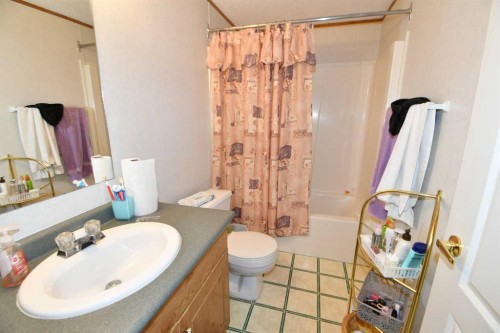 24 Maple Drive West, Brooks, AB 