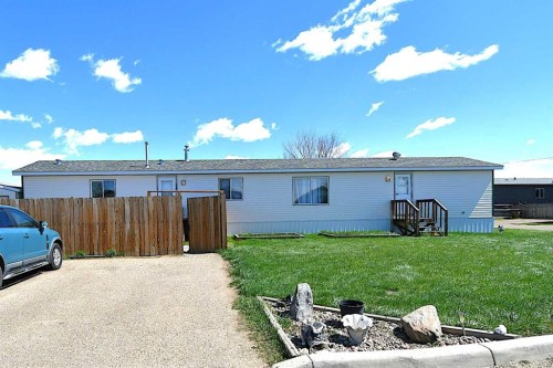 24 Maple Drive West, Brooks, AB 