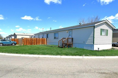 24 Maple Drive West, Brooks, AB 