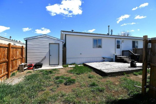 24 Maple Drive West, Brooks, AB 