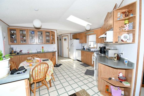 24 Maple Drive West, Brooks, AB 