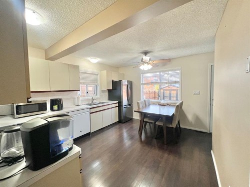 808 Birchwood Close, Drumheller, AB - Indoor