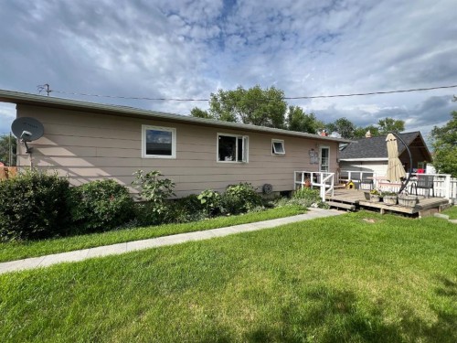599 3 Avenue West, Drumheller, AB - Outdoor