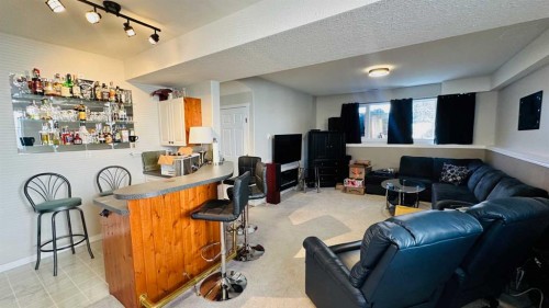 24 Willow Point, Drumheller, AB - Indoor Photo Showing Other Room