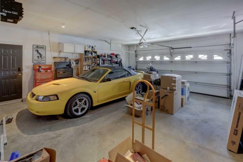 24 Willow Point, Drumheller, AB - Indoor Photo Showing Garage