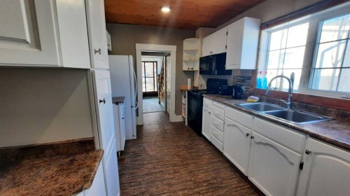 274 3 Street West, Drumheller, AB 