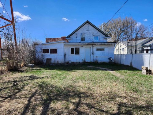 274 3 Street West, Drumheller, AB 