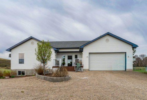 105 1 Avenue  Rural Wheatland County, AB T0J 2T0