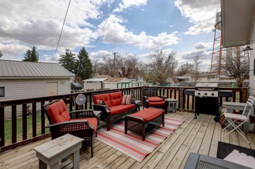 261 2 Avenue West, Drumheller, AB - Outdoor With Deck Patio Veranda With Exterior