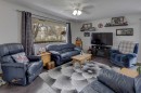 261 2 Avenue West, Drumheller, AB  - Indoor Photo Showing Living Room 