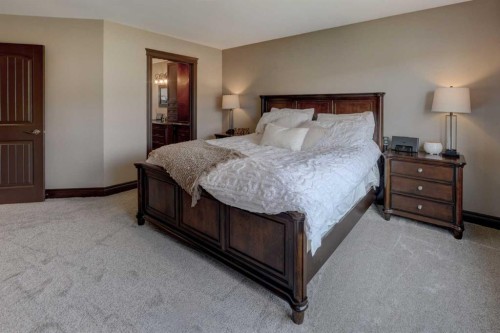 12 Willow Point, Drumheller, AB - Indoor Photo Showing Bedroom