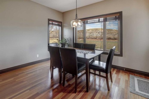 12 Willow Point, Drumheller, AB - Indoor Photo Showing Dining Room