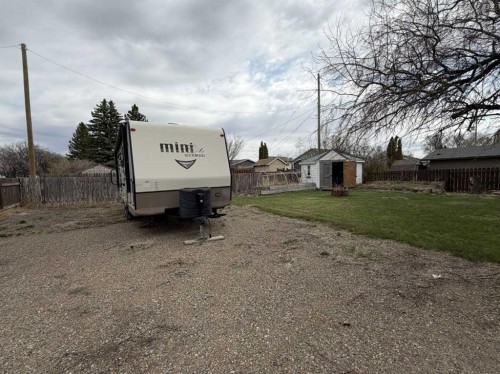 3917 52 Street, Taber, AB - Outdoor