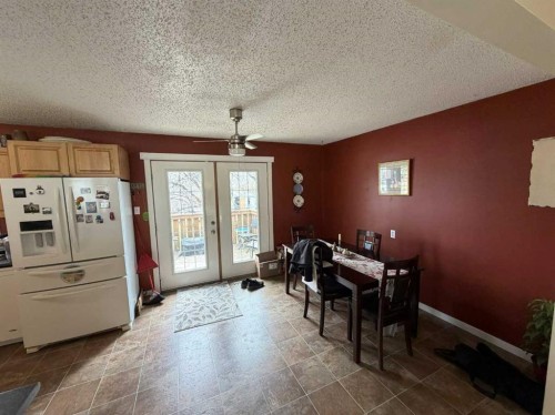 3917 52 Street, Taber, AB - Indoor