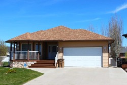 8 South Shore Close EASTBrooks, AB T1R 1R4