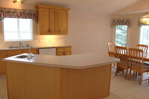 71 Park Place West, Brooks, AB - Indoor