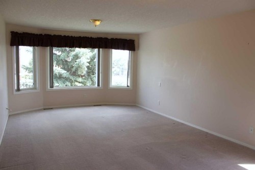 71 Park Place West, Brooks, AB - Indoor Photo Showing Other Room