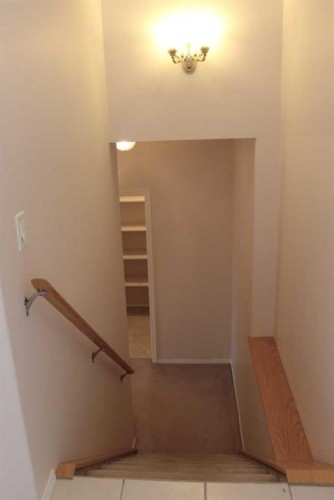 71 Park Place West, Brooks, AB - Indoor