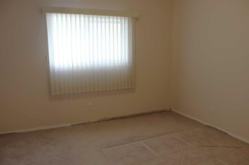 71 Park Place West, Brooks, AB - Indoor Photo Showing Other Room