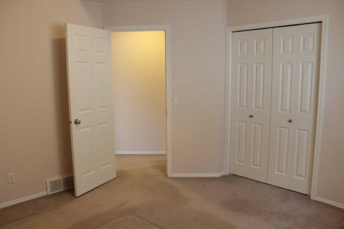 71 Park Place West, Brooks, AB - Indoor Photo Showing Other Room