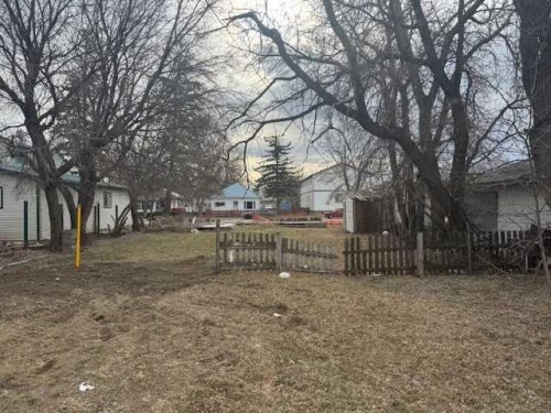 207 Centre Street, Brooks, AB 